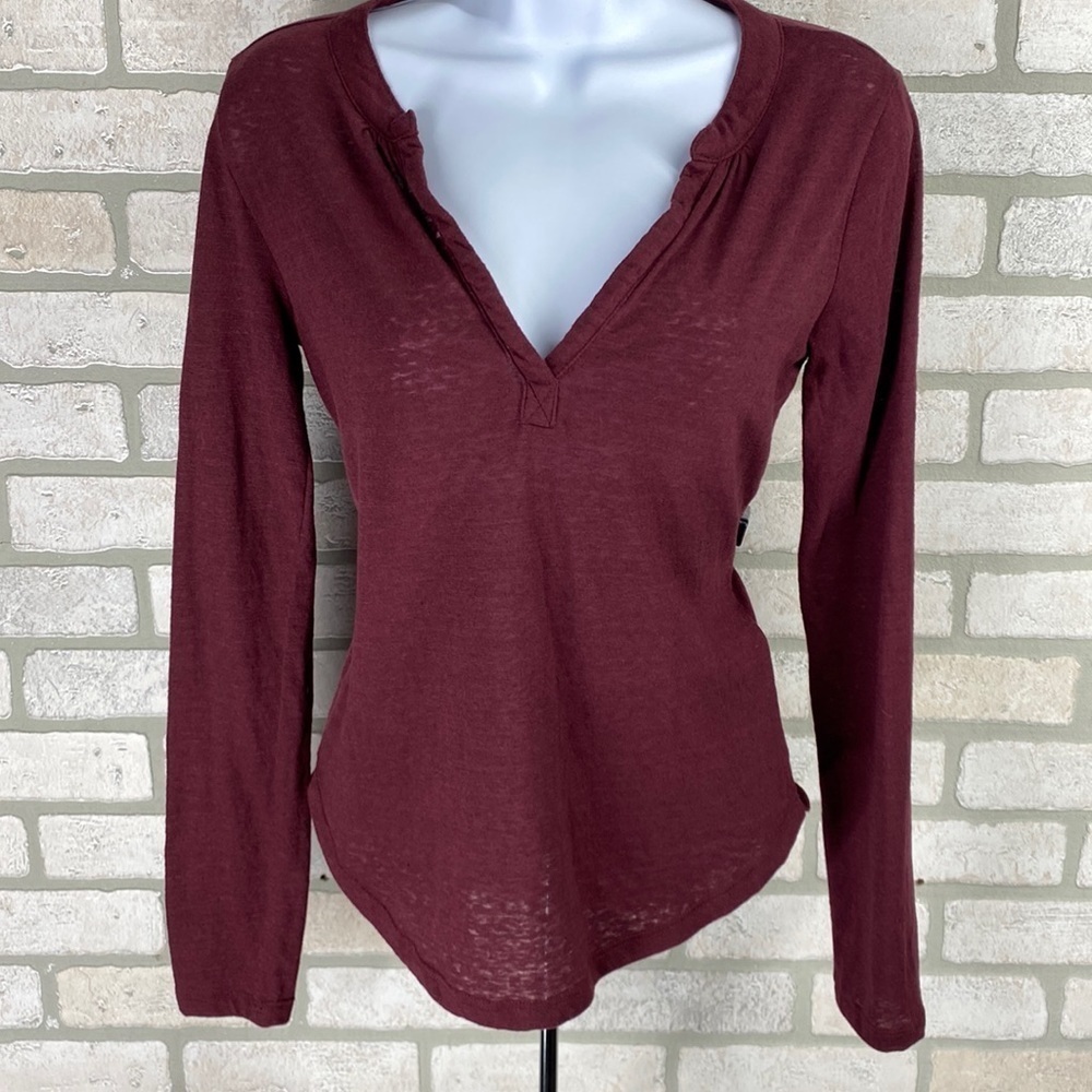 BNWT Abercrombie & Fitch V-Neck Shirt​​​​​​​